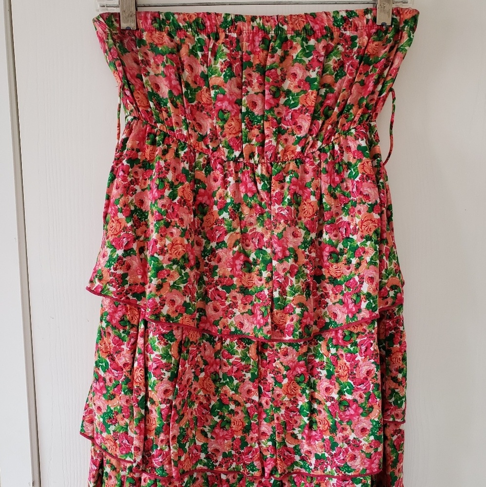 Floral strapless dress